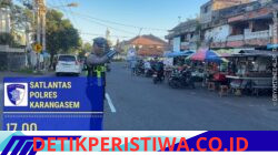 Rutinitas Pos Sore, Satlantas Polres Karangasem Lakukan Gatur Lain di Depan Pasar Senggol Jalan Gajah Mada Amlapura