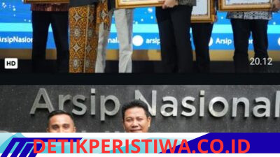 Sidoarjo Raih Predikat AA Kearsipan Nasional dari ANRI Arsip Nasional Republik Indonesia memberikan penghargaan predikat AA kepada Pemerintah Kabupaten Sidoarjo atas capaian pengelolaan kearsipan terbaik tingkat nasional