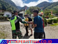 Babinsa Koramil 08/Silih Nara Ajak Warga Kerawang Jaga Keamanan dan Ketertiban Lingkungan