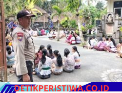 Bhabinkamtibmas Desa Duda Utara, Berikan Pengamanan Pengumuman Kelulusan di SMPN 3 Selat