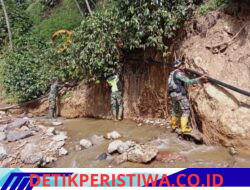 Babinsa dan Warga Paya Tampu Bergotong Royong Bangun Akses Air Bersih untuk Masyarakat