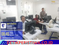Pastikan Mengenal Rambu Rabu,  Personil Lantas Laksanakan Berikan Teori Avis Komputerisasi kepada Pemohon SIM Baru
