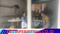 Melalui Giat Colling System Bhabinkamtibmas Berinteraksi dengan Warga Binaan di Sebuah Warung 