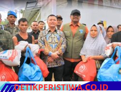 Ayah Wa dan Satgas PRR Tinjau Huntara Rusak Akibat Cuaca Ekstrem di Langkahan