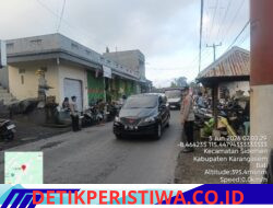 Rutinitas Personil Polsek Sidemen Lakukan Gatur Lalin, di Depan Pasar Sidemen
