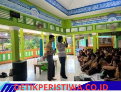 Melalui Program Police Goes To School Safety Riding, Sat Lantas Polres Karangasem Berikan Pemahaman Etika Berlalulintas kepada Siswa Siswi MTSN Karangasem