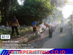 Peringati Bulan Bung Karno, Bhabinkamtibmas Polsek Bebandem Hadiri Giat Gotong Royong di Desa Bungaya Kangin