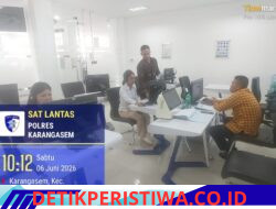 Pastikan Mengenal Rambu Rambu, Personil Lantas Berikan Teori Avis Komputerisasi kepada Pemohon SIM Baru