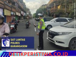 Rutinitas Pos Sore, Satlantas Polres Karangasem Lakukan Gatur Lalin di Pasar Senggol Jalan Gajah Mada Amlapura