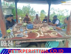 Melalui Giat Colling System, Bhabinkamtibmas Desa Sebudi, Berikan Pesan Kamtibmas kepada Warga di Halaman Kantor LPD Desa Adat Sogra