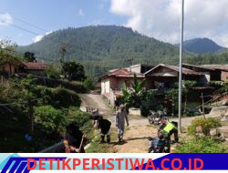 Babinsa Koramil 05/Linge Bersama Warga Gelar Gotong Royong di Desa Kute Robel