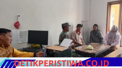 Babinsa Koramil 06/Jagong Pererat Hubungan dengan Warga Melalui Komsos di Bukit Kemuning