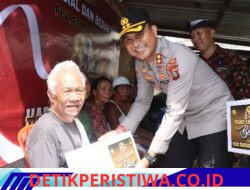 Bhakti Sosial dalam Menyambut Hari Bhayangkara ke-80, Kapolres Karangasem Salurkan Bantuan Sembako kepada Lansia Kurang Mampu di Seraya Timur