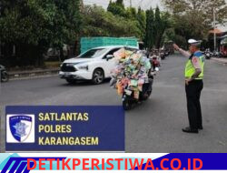 Cegah Lakalantas, Unit Turjawali Sat Lantas melaksanakan Gatur Lalin di Pos 3 Patung Salak Jasri