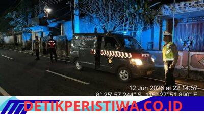 Pastikan Situasi KSP Sari Sedana Peringsari Aman dan Kondusif, Polsek Selat Intensifkan Blue Light Patrol