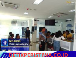 Berikan Pemahaman Etika dalam Berkendara, Satlantas Pelayanan SIM Polres Karangasem Berikan Edukasi Masyarakat Pemohon SIM 