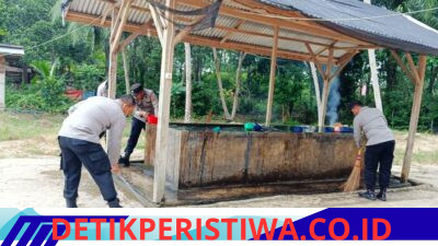 Bakti Religi HUT Bhayangkara Ke-80, Polsek Idi Rayeuk Bersama Warga Bersihkan Masjid