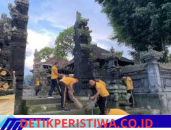 Sambut HUT Bhayangkara Ke-80, Polsek Bebandem Gelar Aksi Bersih Bersih di Pura Bale Agung