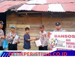 Merajut Kepedulian di Hari Bhayangkara Ke-80, Polsek Peureulak Barat Salurkan Bantuan Sosial kepada Warga