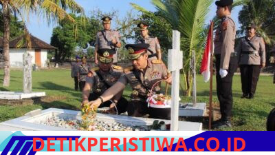 Sambut HUT Bhayangkara ke-80, Kapolda Bali Pimpin Ziarah dan Tabur Bunga di TMP Pancaka Tirta Tabanan