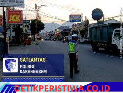 Rutinitas Anggota Lantas Polres Karangasem Lakukan Gatur Pagi di Simpang Tiga BTN Taman Asri Karangasem