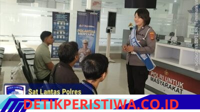 Pemandu Pelayanan Satpas Polres Karangasem Berikan Layanan Prima dan Terpadu, kepada Masyarakat