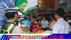 Ciptakan Kondusivitas Situasi Kamtibmas Jelang Hari Raya Kuningan, Personil Polsek Rendang Gelar Patroli Pantau Situasi Pasar Menanga