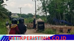 Profesor Sutan Nasomal Harapkan Presiden RI Perintahkan Aparaturnya SIPIL POLRI TNI Bila Terkait Proyek APBN Pusat APBD Provinsi Kota Kab Pasang Plang Spanduk!!