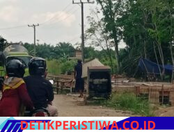 Profesor Sutan Nasomal Harapkan Presiden RI Perintahkan Aparaturnya SIPIL POLRI TNI Bila Terkait Proyek APBN Pusat APBD Provinsi Kota Kab Pasang Plang Spanduk!!