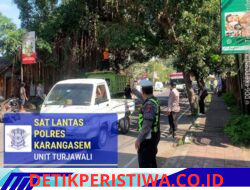 Cegah Parkir Sembarangan, Satlantas Polres Karangasem Berikan Himbauan kepada Sopir Truk di Kawasan Obyek Wisata Candidasa