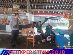 Melalui Giat Door to Door System,  Bhabinkamtibmas Desa Tangkup Sambangi Pos Yandu di Balai Banjar Dinas Tangkup