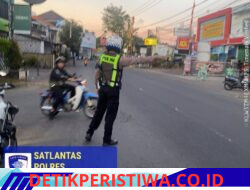 Pastikan Kelancaran Arus Lalulintas, Anggota Lantas Polres Karangasem Lakukan Gatur Pagi di Simpang Tiga BTN Taman Asri Karangasem