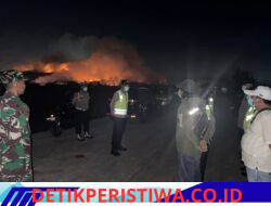 Kebakaran TPA Jatiwaringin, Upaya Pemadaman dan Evakuasi Terus Dilakukan