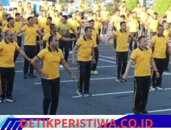 Jaga Stamina dan Kebugaran, Kapolres Karangasem Pimpin Senam Bersama dan Jalan Santai Bersama Personilnya 