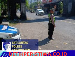 Cegah Lakalantas, Satlantas Polres Karangasem Berikan Himbauan Tidak Parkir Truk Sembarangan Kawasan Obyek Wisata Candidasa