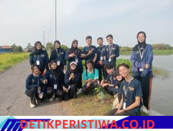 Mahasiswa Geografi Unesa Edukasi Mitigasi Banjir dan Penghijauan di Desa Kedungbanteng