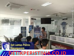 Tingkatkan Kualitas Pelayanan SIM, Satlantas Polres Karangasem  Edukasi Etika dalam Berkendara yang Benar kepada Pemohon SIM Baru 