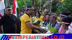 Seusai Tanam Pohon, Kapolres Karangasem Turun Langsung  Bagikan Beras untuk Warga Kurang Mampu