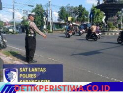 Pastikan Kelancaran Arus Lalulintas, Unit Turjawali Satuan Lalu Lintas Melaksanakan Gatur  Lalin di Ktl 2
