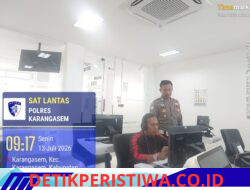 Petugas Satpas Polres Karangasem Awasi Ujian Teori Avis Komputerisasi, kepada Pemohon SIM Baru