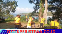 Jelang Piodalan, Personil Polsek Padangbai Bersama Instansi Terkait dan Masyarakat Gotong Royong Bersih-bersih di Area Pura Silayukti