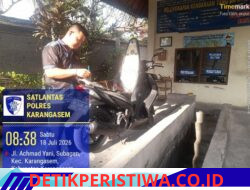 Pastikan Proses Penerbitan STNK, Petugas Sat Lantas Gosok Nomer Mesin Sebelum Proses SAMSAT 