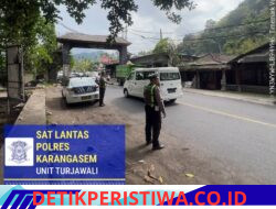 Cegah Lakalantas, Satlantas Polres Karangasem Berikan Himbauan kepada Para Sopir Tidak Parkir Truk Sembarangan di Kawasan Wisata Candidasa