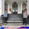 Pastikan Peribadatan Berjalan Lancar, Sat Intelkam Bersama Fungsi Teknis Polres Karangasem Berikan Pengamanan Gereja 