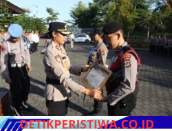 Memotivasi Personilnya Tingkat Kedisiplinan dan Semangat Pantang Menyerah, Kapolres Jembrana Berikan Apresiasi kepada Personel Berprestasi