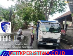 Cegah Lakalantas, Satuan Lalulintas Polres Karangasem Berikan Himbauan Tidak Parkir Truk Sembarangan di Sepanjang Jalur Obyek Wisata Candidasa