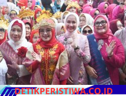 Melestarikan Warisan Budaya, Persit KCK Koorcab Rem 044 Ramaikan Parade Kebaya Nasional