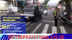 Polisi Sahabat Anak, Anggota Lantas Polres Karangasem Bantu Sebrangkan Siswa Siswi SD Negeri 4 Subagan