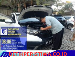 Sebelum Perpanjang Masa Berlaku TNKB, Petugas Sat Lantas Polres Karangasem Gosok Nosin dan Noka 