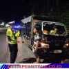 Cegah Lakalantas, Satlantas Polres Karangasem Berikan Himbauan kepada Sopir Tidak Parkir di Bahu Jalan